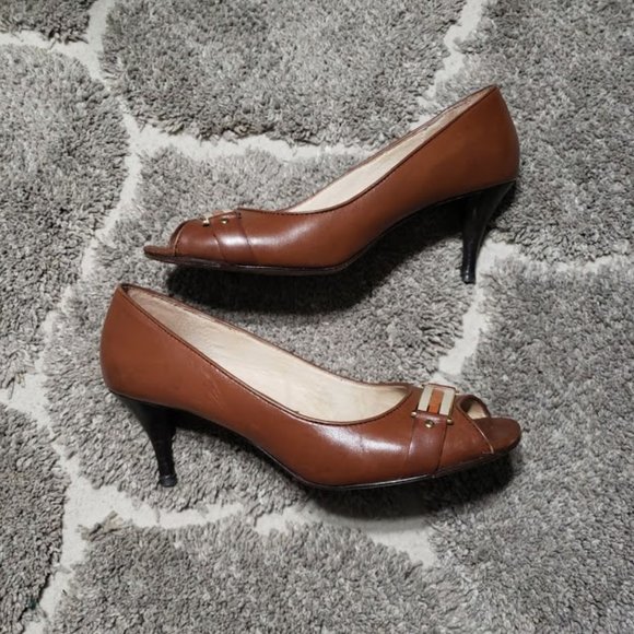 Michael Kors Leather Peep Logo Plate Heels Sz 8 - Picture 3 of 8